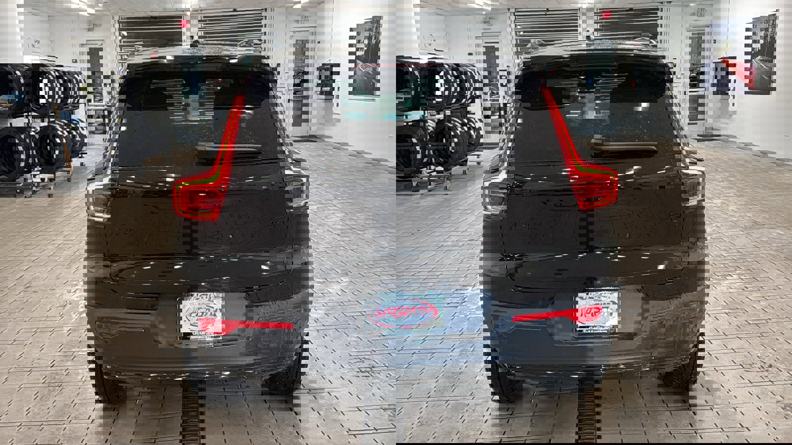 Used 2026 Volvo XC40 B5 Ultra w/ Protection Package Premier image 6