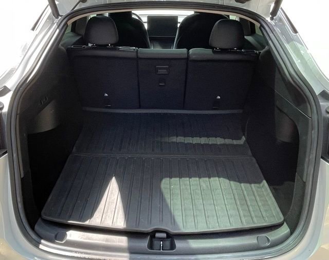 Used 2021 Tesla Model Y Performance image 17