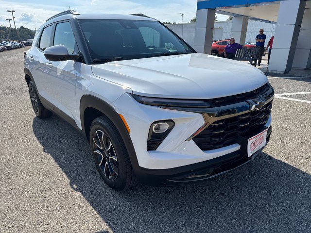 Used 2024 Chevrolet TrailBlazer ACTIV w/ Driver Confidence Package image 7