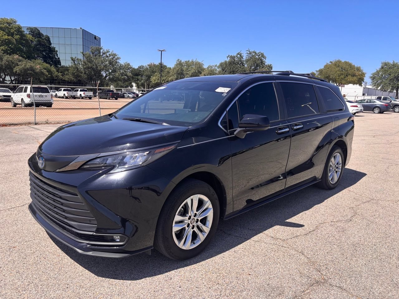 Used 2023 Toyota Sienna XLE Woodland Edition AWD/4WD video 1