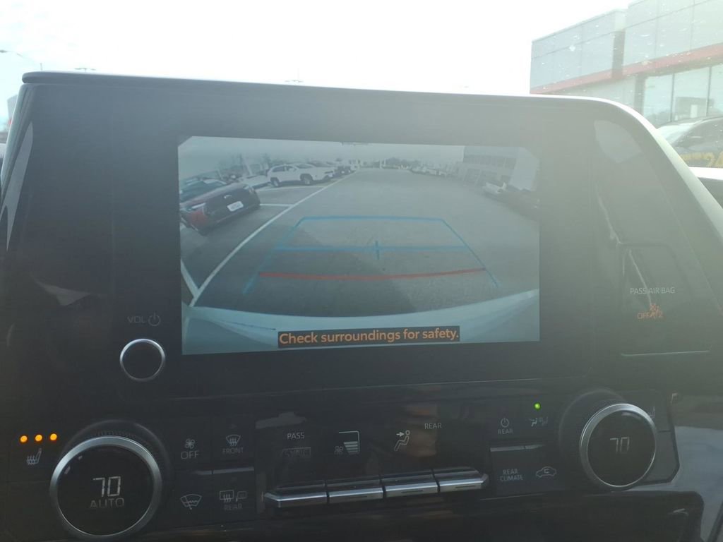 Certified 2024 Toyota Highlander XLE image 20