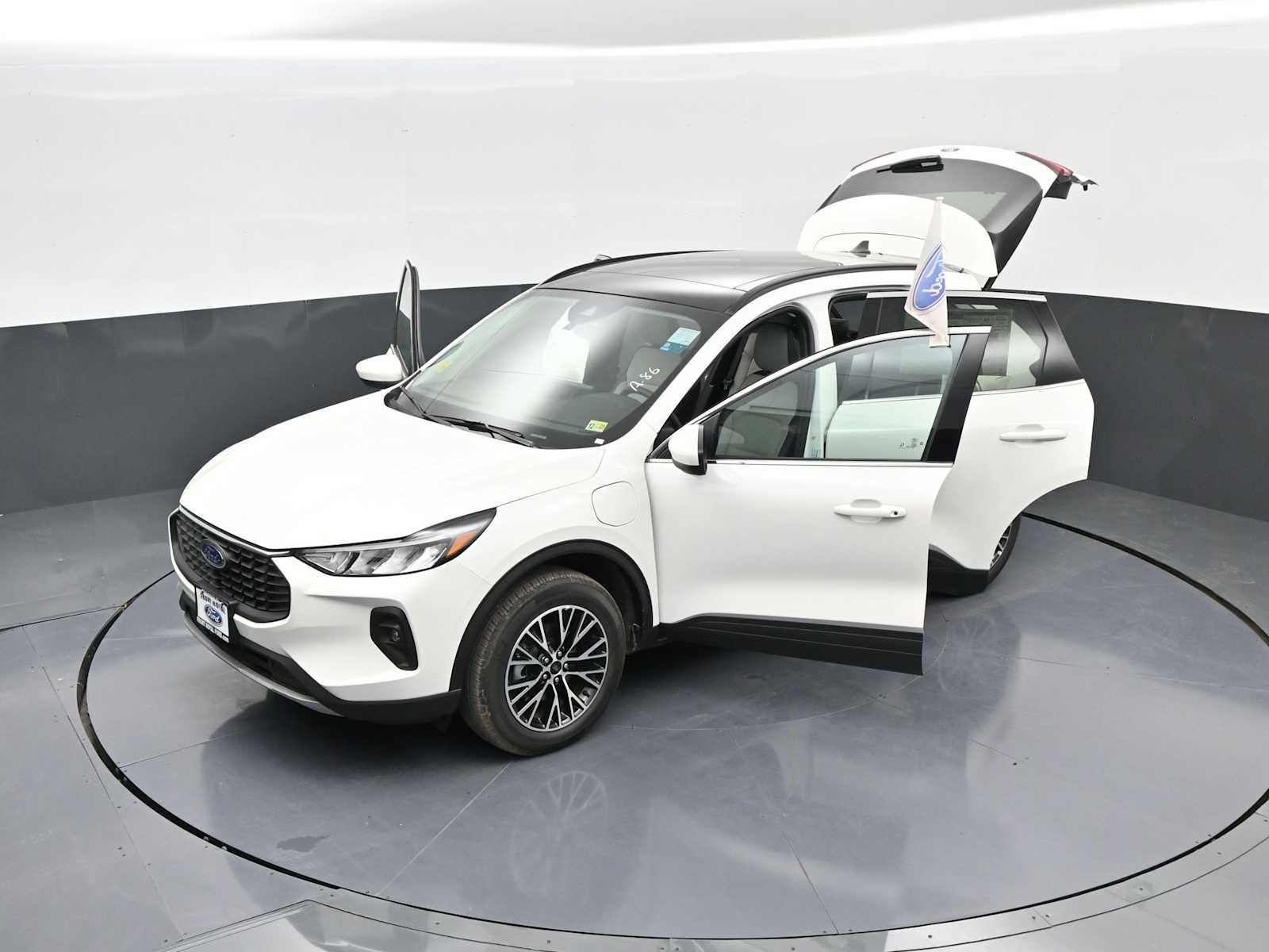 New 2025 Ford Escape SE FWD image 45