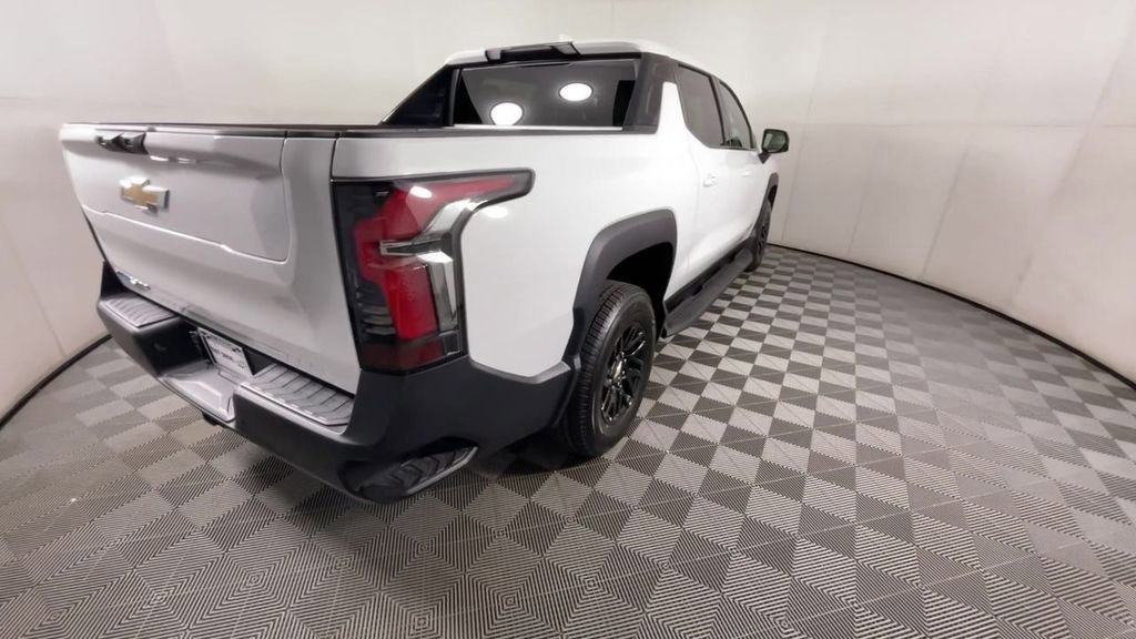 New 2025 Chevrolet Silverado EV LT image 11