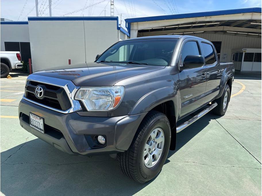 Used 2013 Toyota Tacoma PreRunner image 2