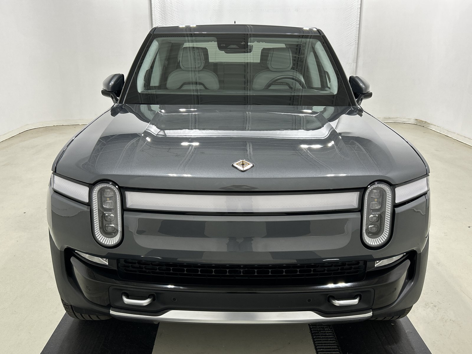 Used 2023 Rivian R1T Adventure AWD/4WD image 8