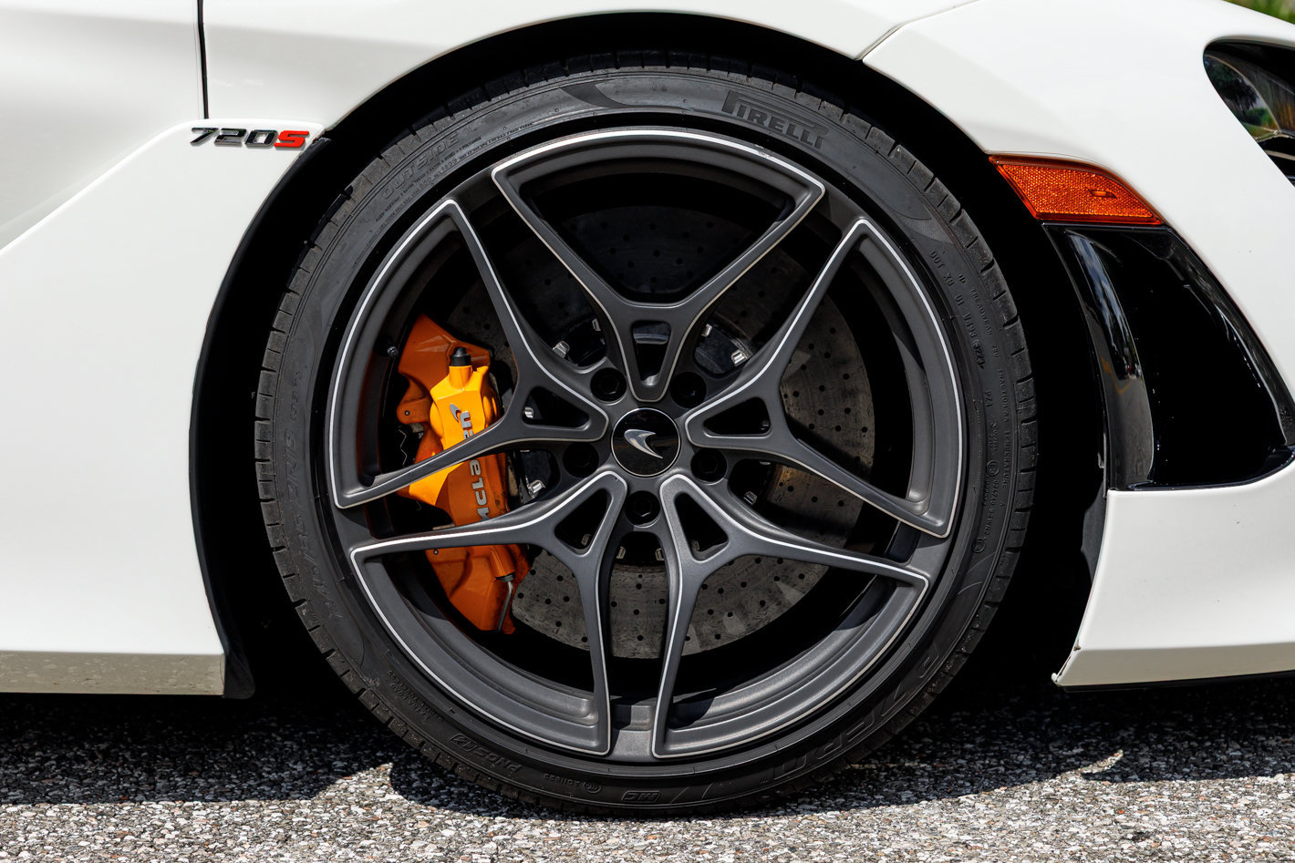 Used 2020 McLaren 720S Performance RWD image 19