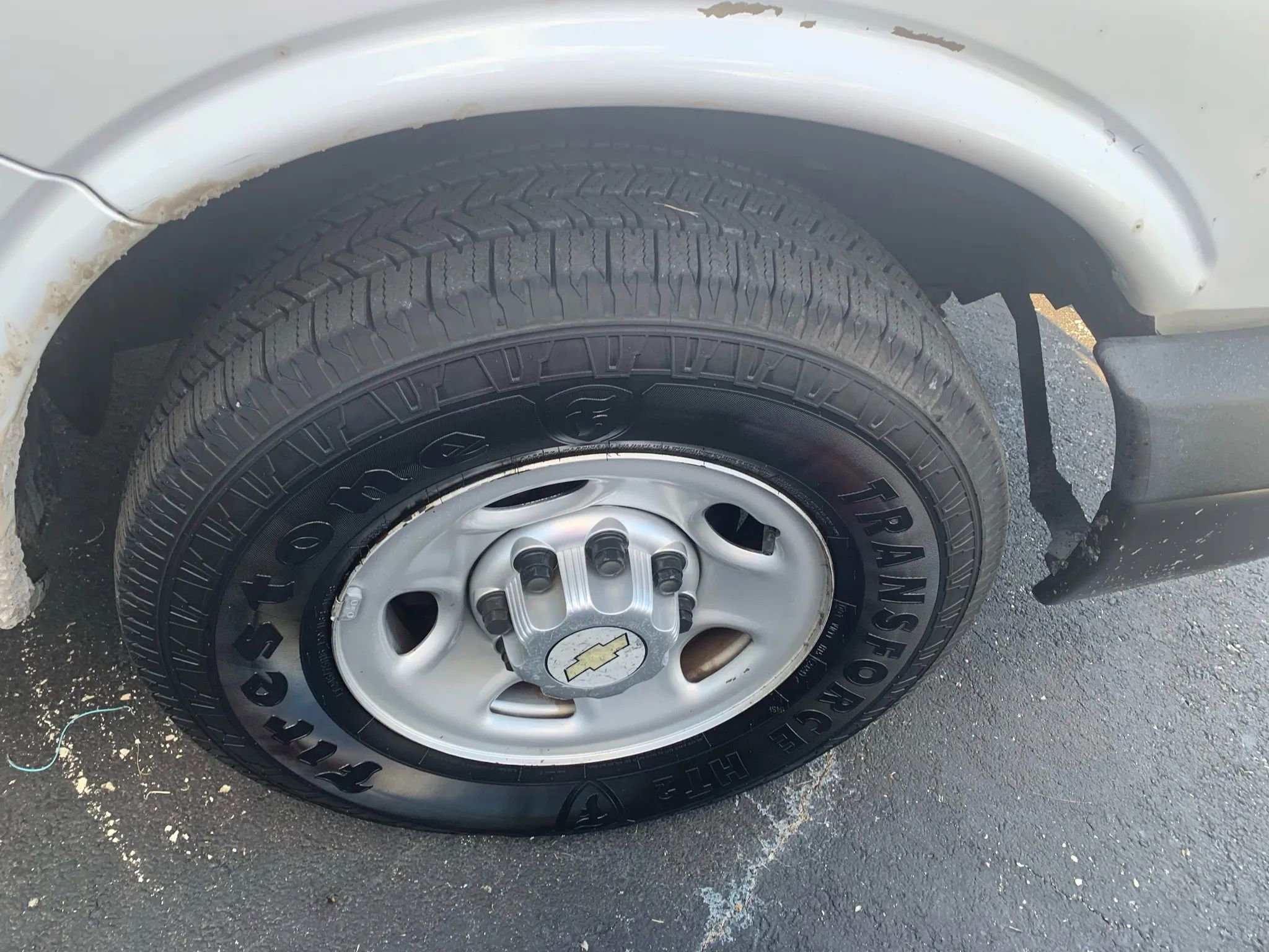Used 2012 Chevrolet Express 2500 image 15