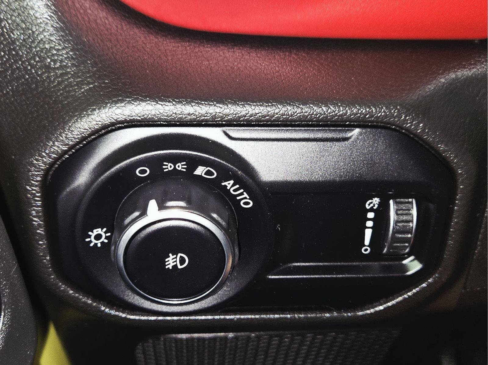 Used 2023 Jeep Wrangler Unlimited Rubicon w/ Cold Weather Group AWD/4WD image 14