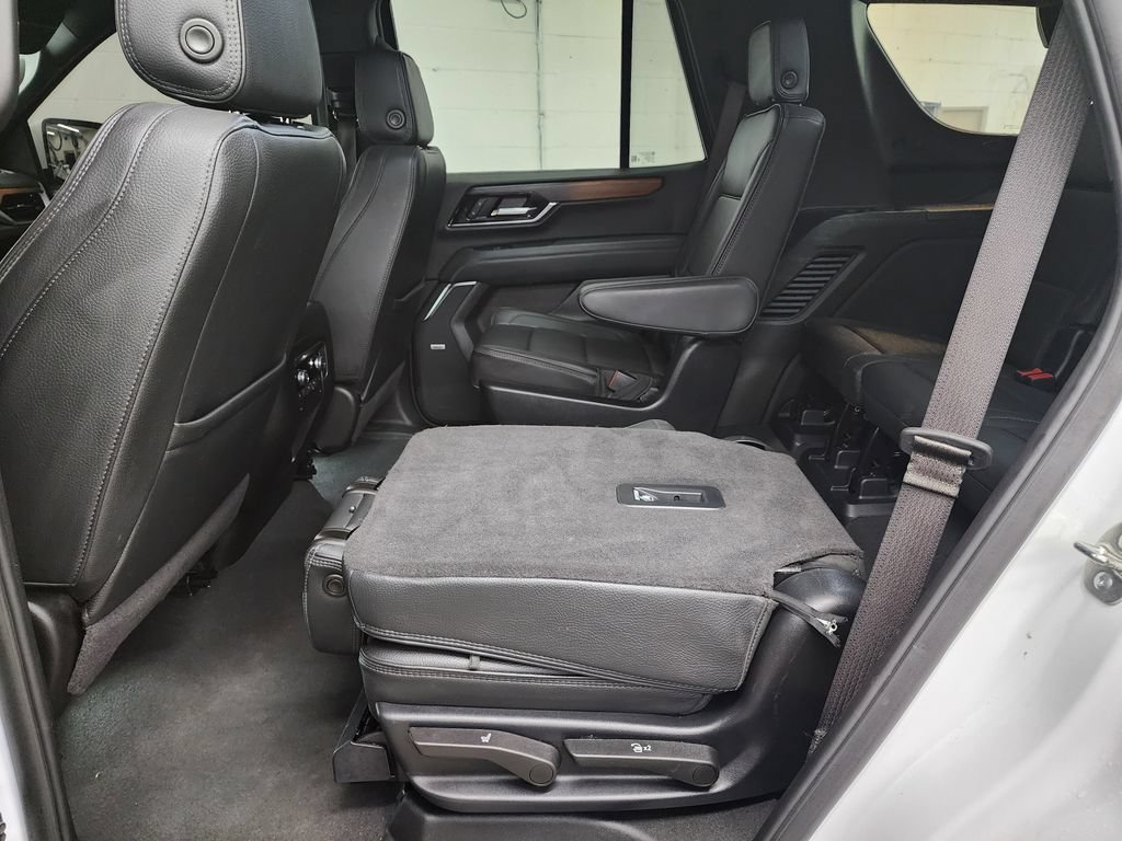 Used 2025 GMC Yukon Denali AWD/4WD image 30