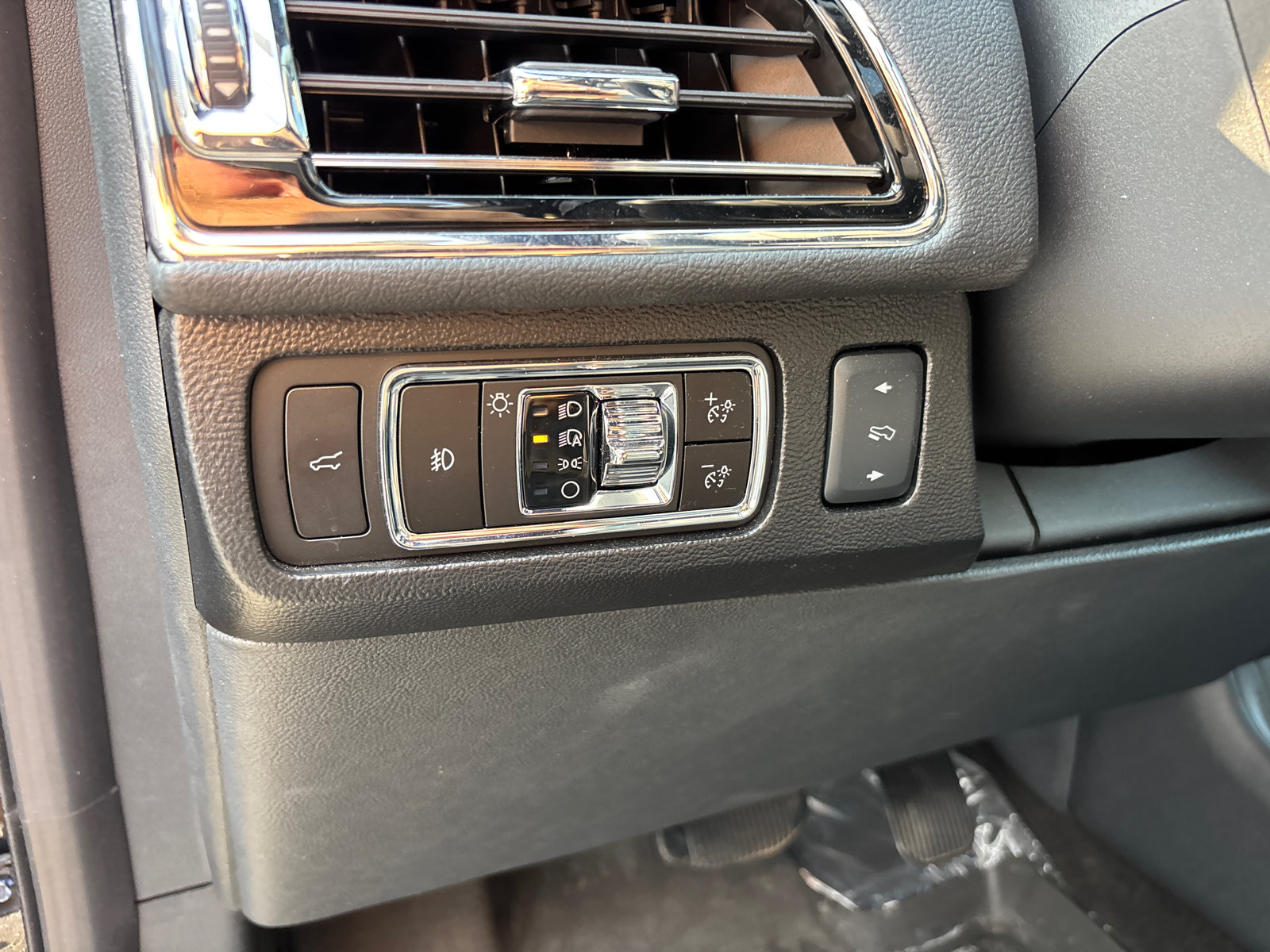 Certified 2023 Lincoln Navigator Reserve AWD/4WD image 14
