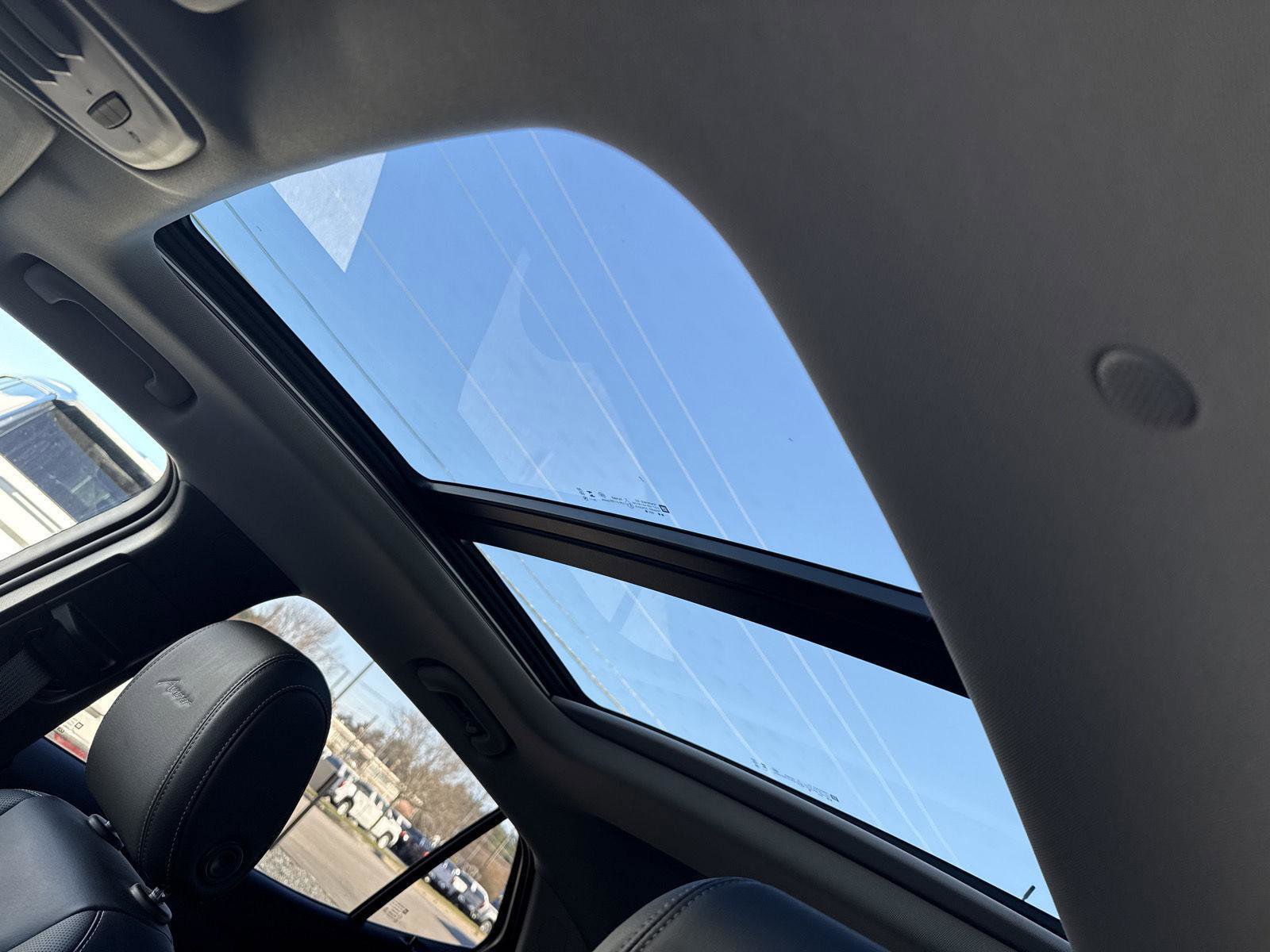 Used 2025 Buick Encore GX Avenir w/ Avenir Technology Package image 25