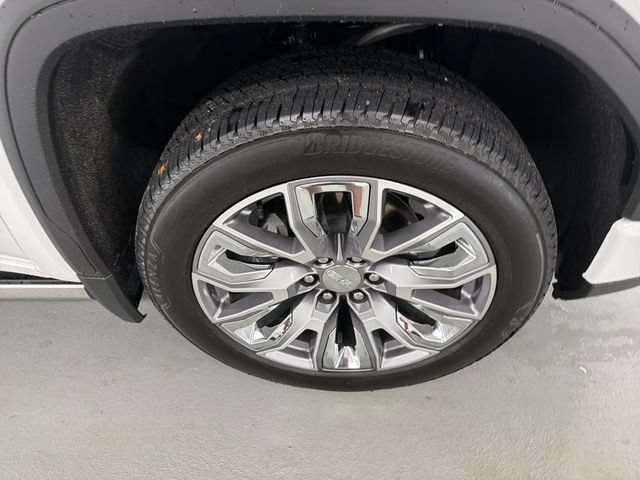 Used 2024 GMC Sierra 1500 Denali AWD/4WD image 4