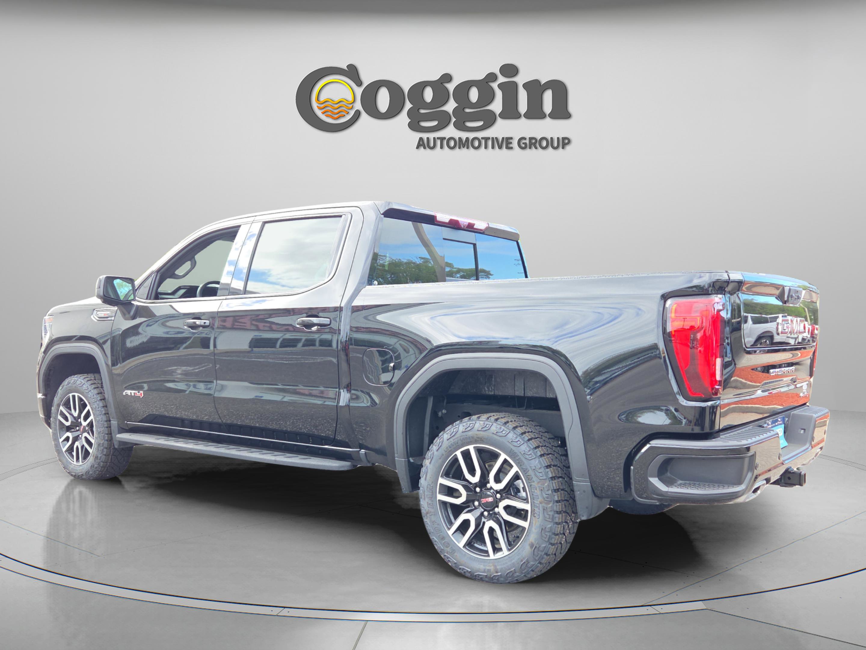 Certified 2024 GMC Sierra 1500 AT4 w/ Technology Package AWD/4WD image 3
