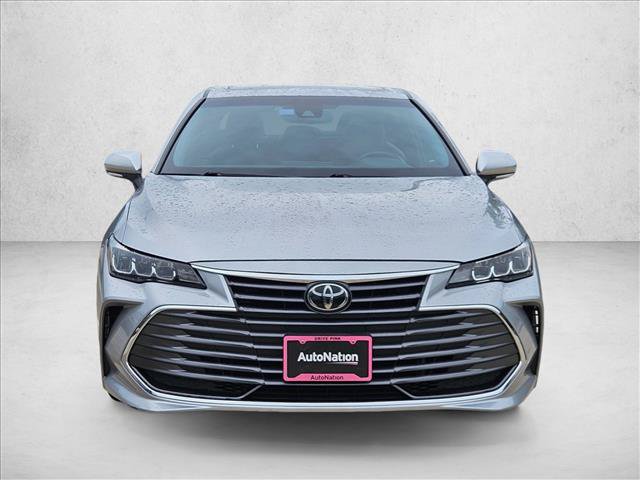 Used 2019 Toyota Avalon XLE w/ Moonroof Package FWD image 2