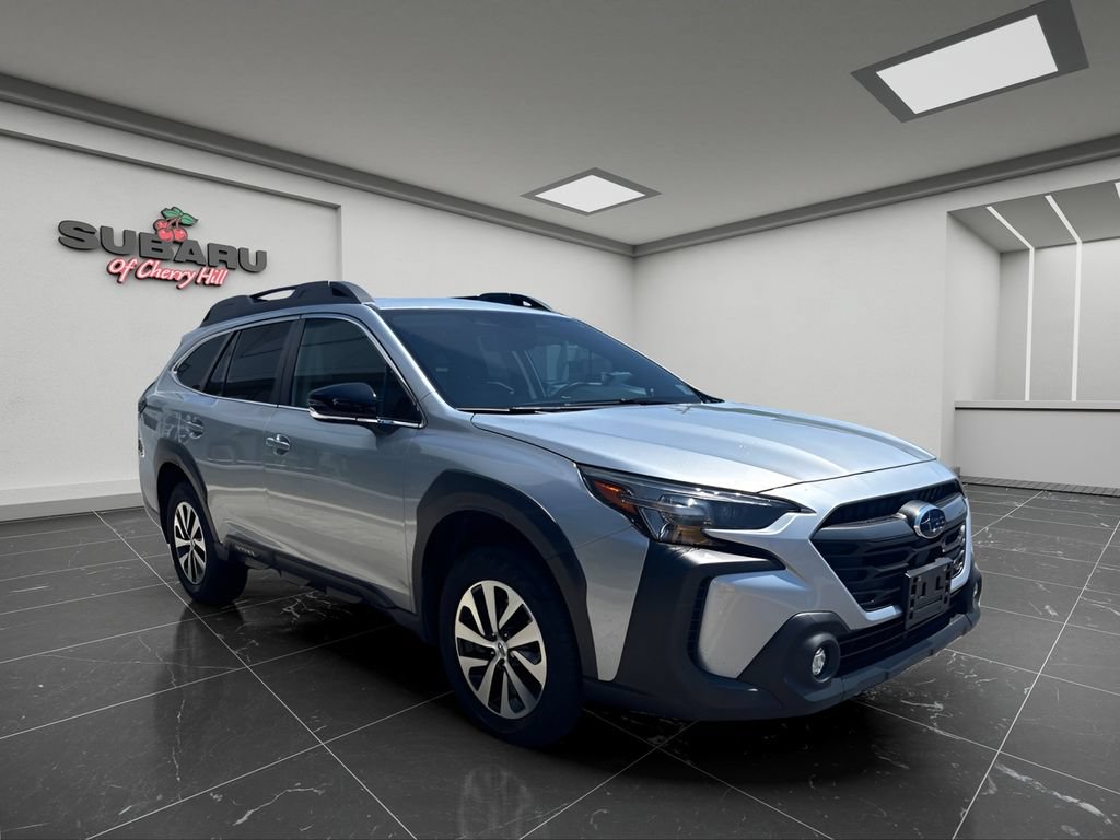 Certified 2025 Subaru Outback Premium AWD/4WD image 1