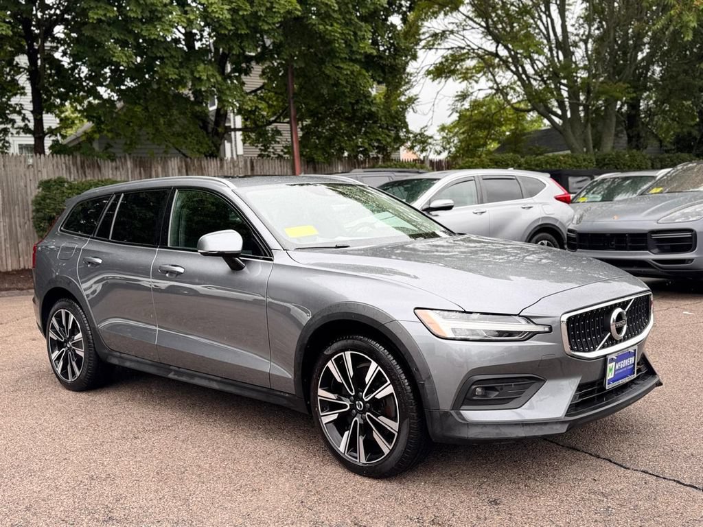 Used 2021 Volvo V60 T5 Cross Country w/ Climate Package AWD/4WD image 8