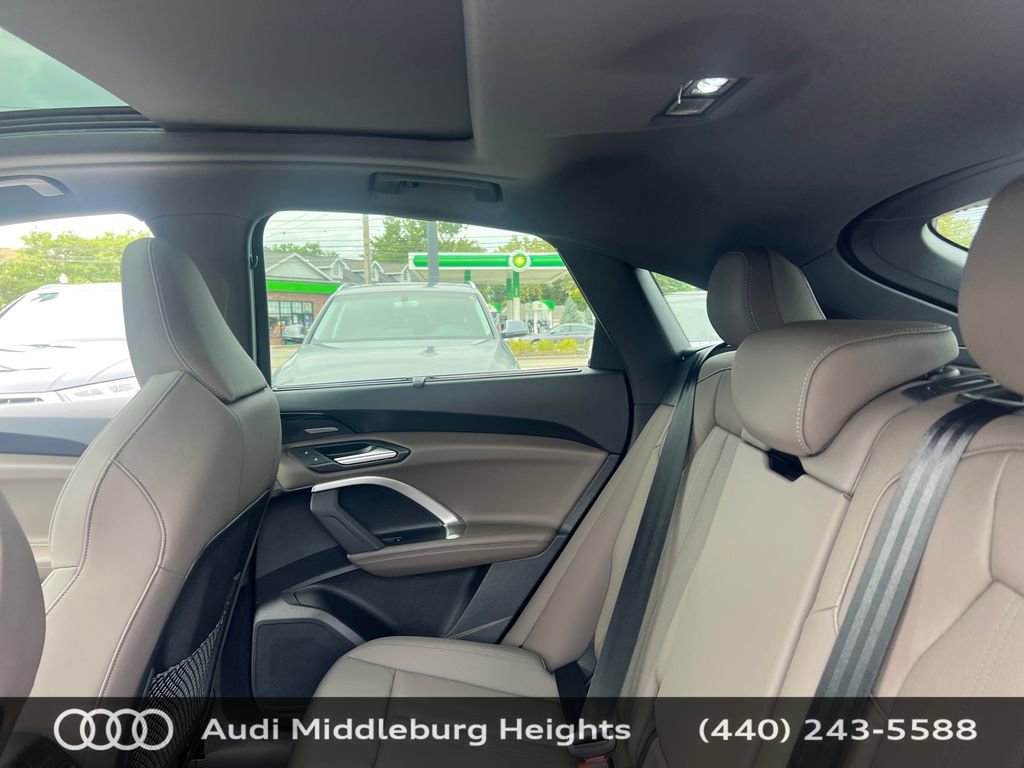 Used 2025 Audi Q5 Premium Plus w/ Premium Plus image 38