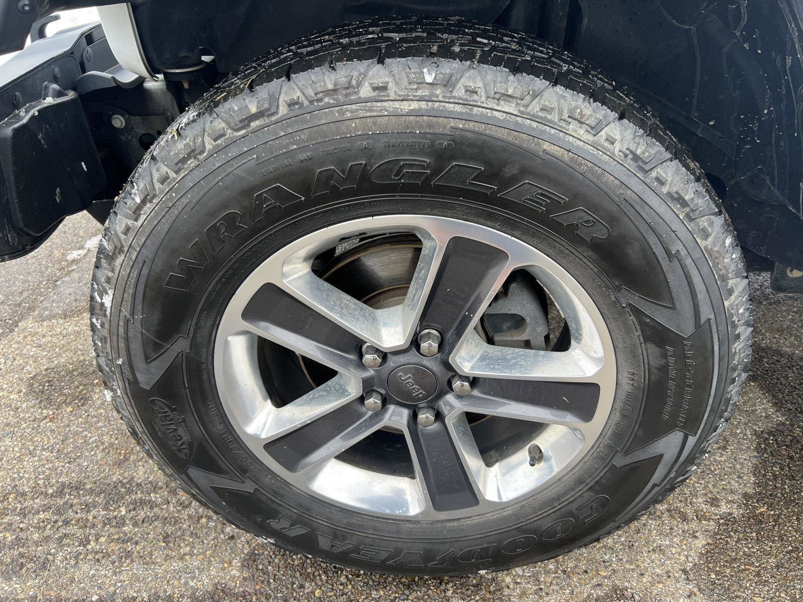 Used 2018 Jeep Wrangler Unlimited Sahara image 31