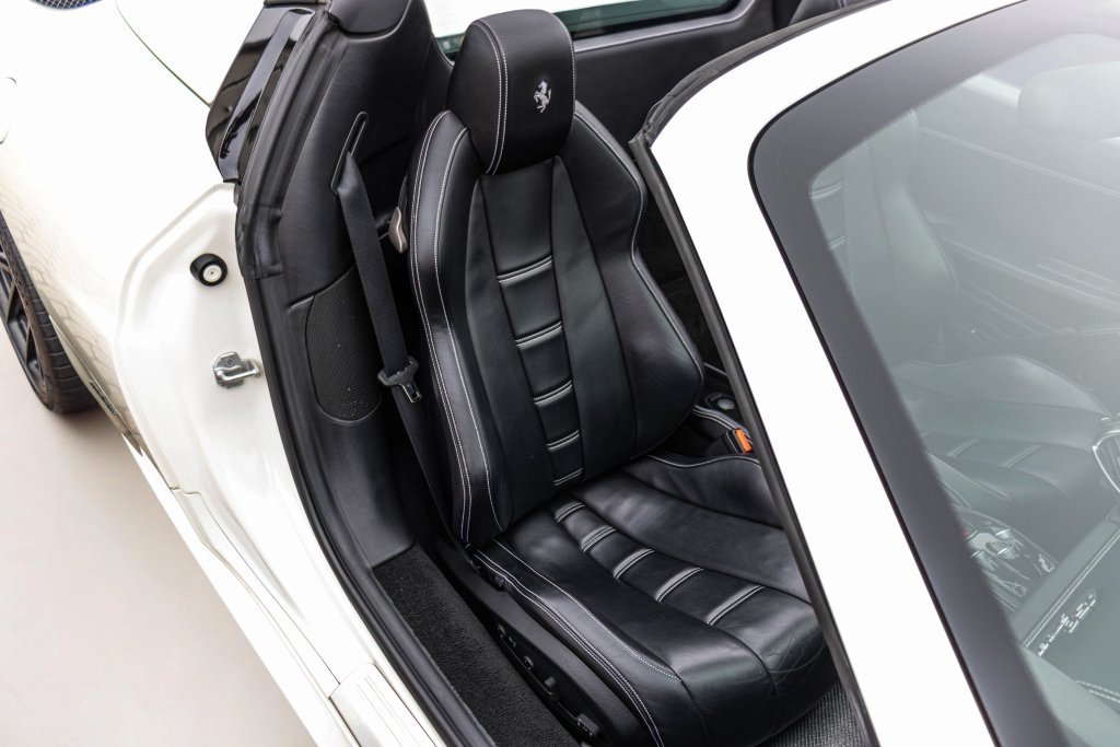 Used 2014 Ferrari 458 Spider RWD image 53