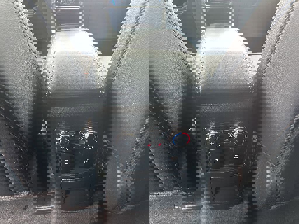 Used 2022 Ford Explorer Limited w/ Limited Technology Package image 10