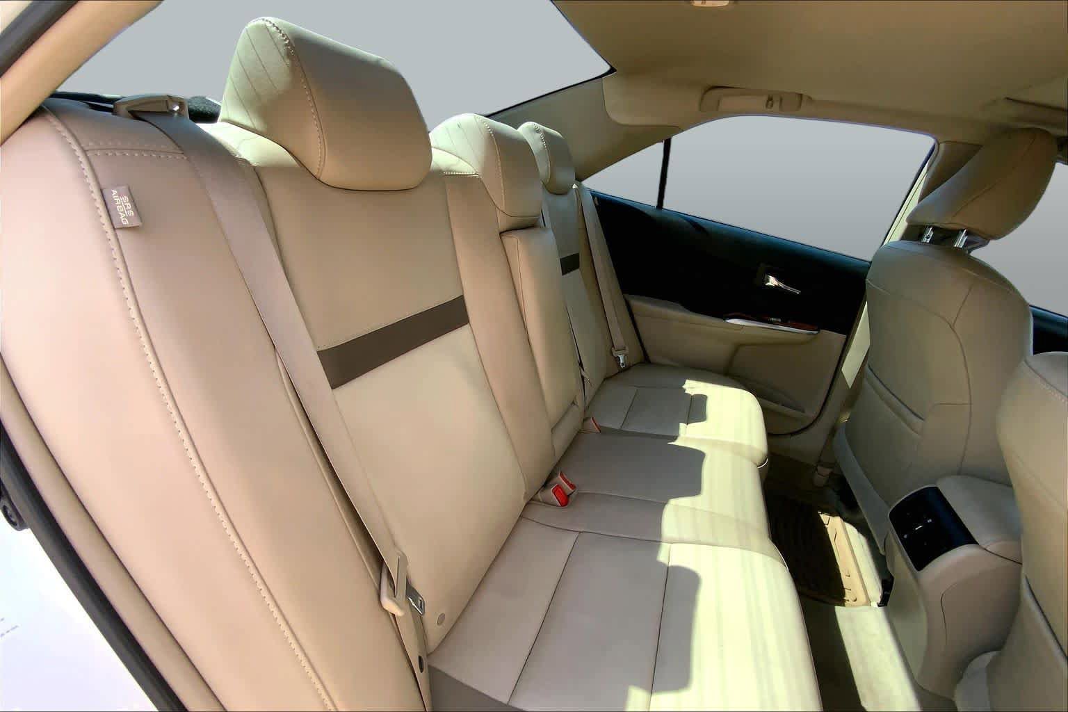 Used 2014 Toyota Camry XLE FWD image 19