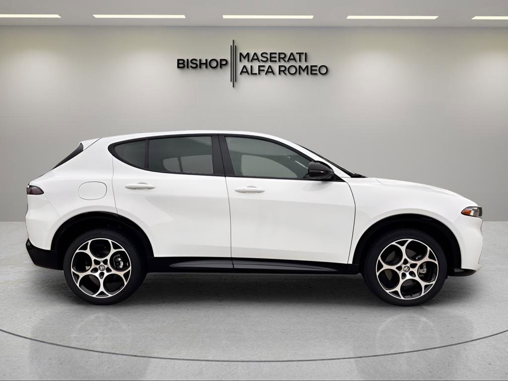 Used 2025 Alfa Romeo Tonale w/ Premium Package AWD/4WD image 7