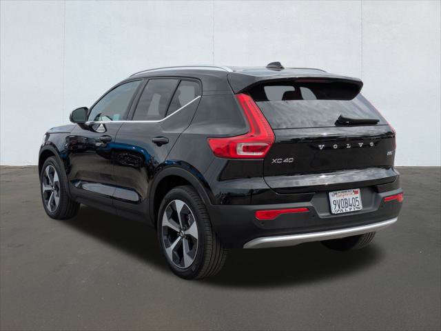 Used 2025 Volvo XC40 B5 Core w/ Protection Package Premier image 3