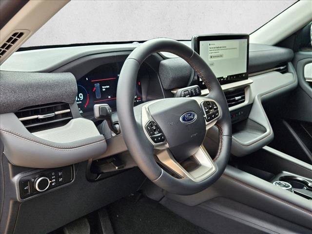 New 2026 Ford Explorer Active RWD image 3