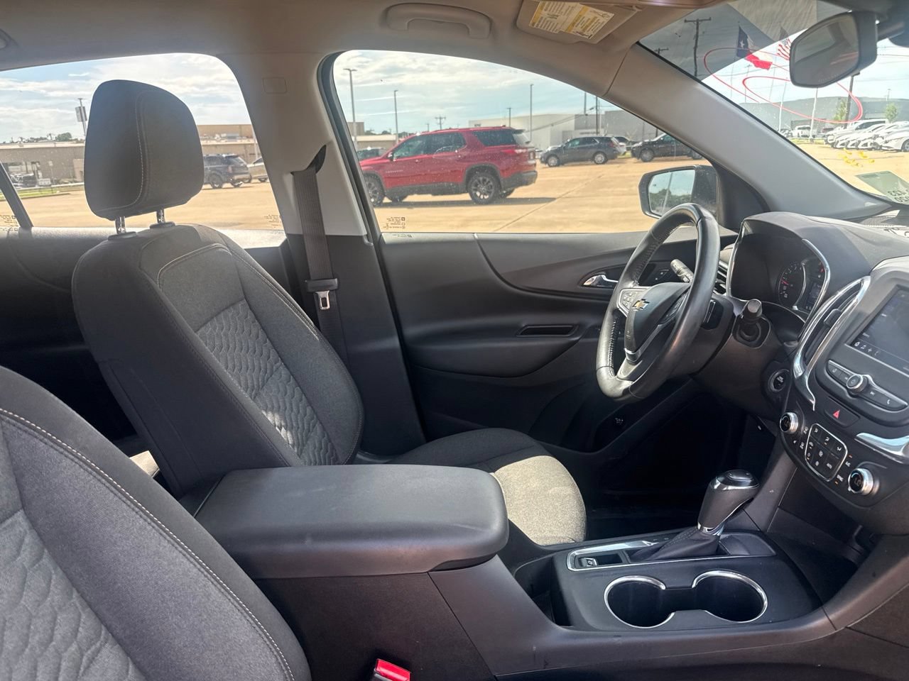 Used 2020 Chevrolet Equinox LT FWD image 27