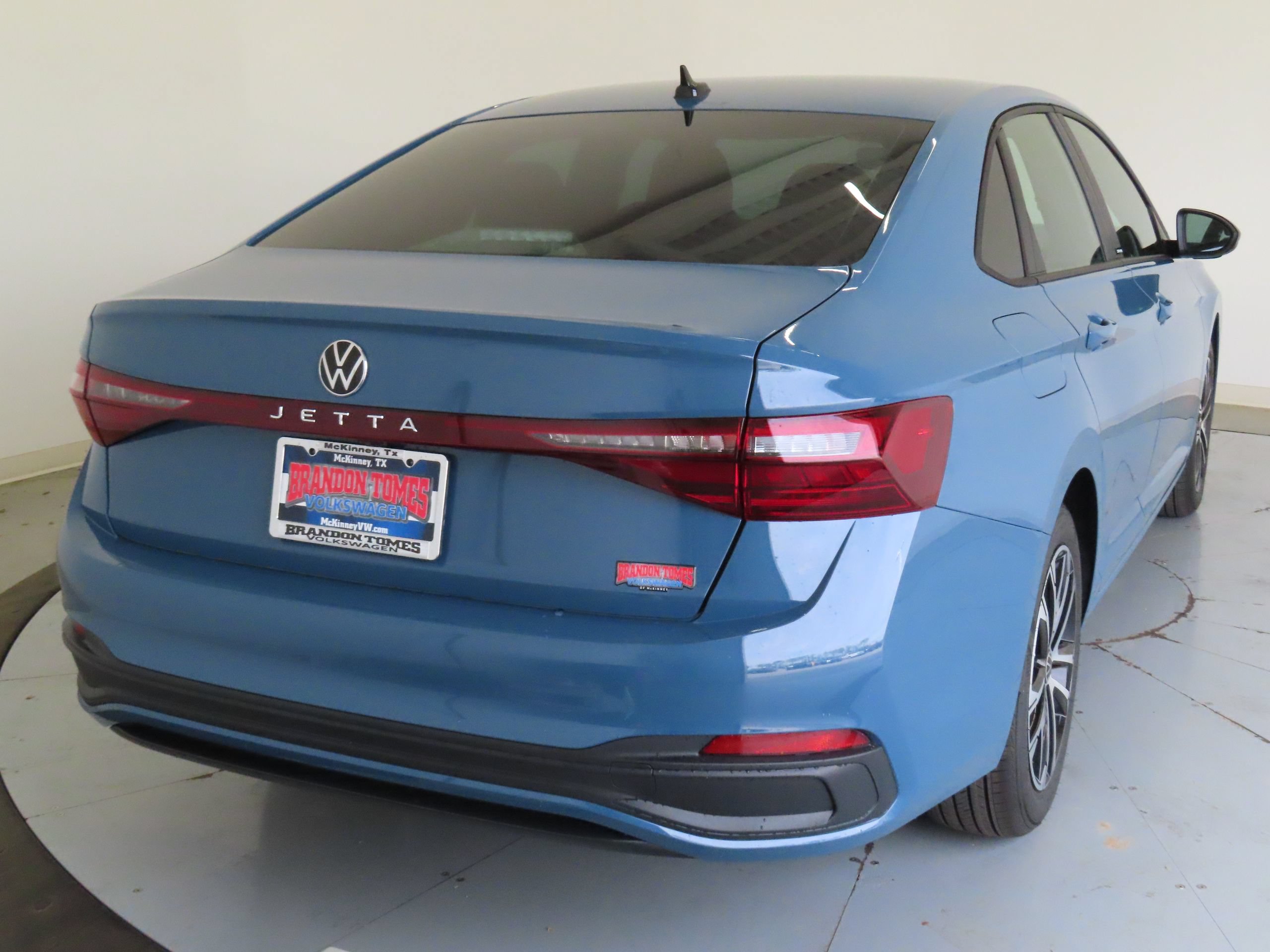 New 2026 Volkswagen Jetta Sport FWD image 3