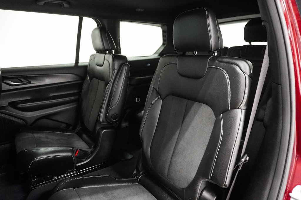 Used 2024 Jeep Grand Cherokee L Laredo image 14