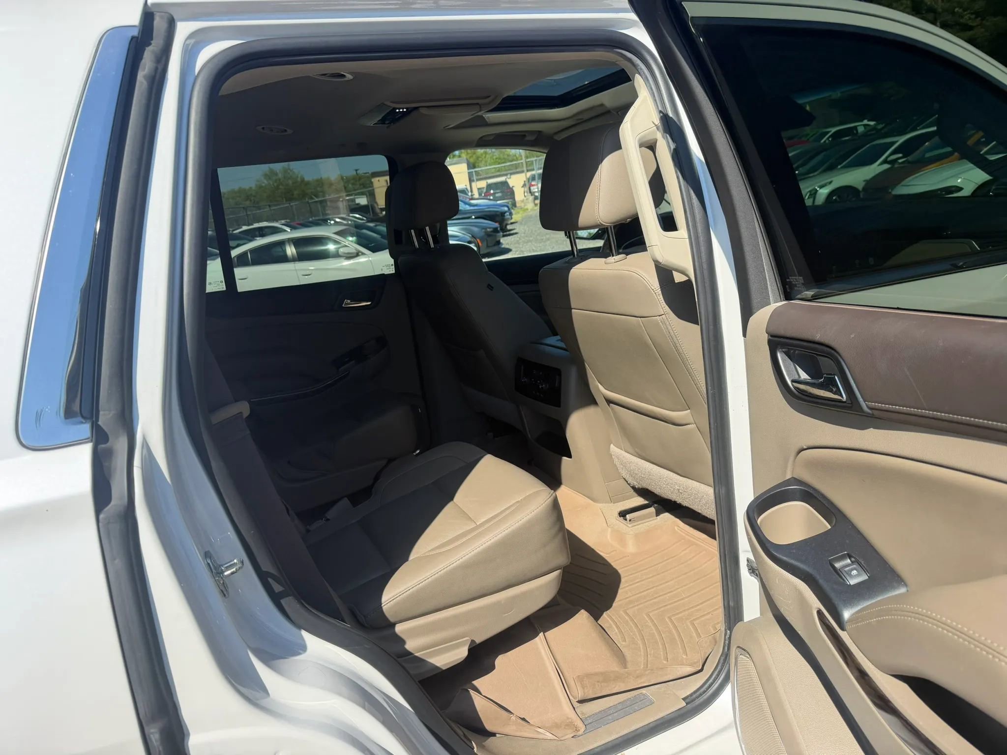 Used 2019 GMC Yukon SLT w/ Open Road Package AWD/4WD image 25