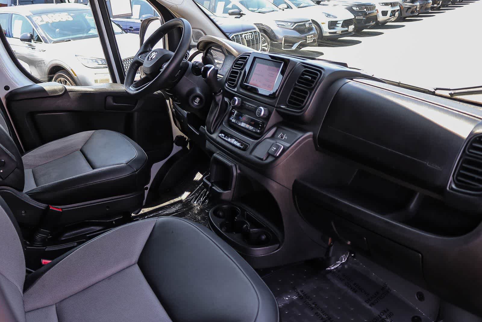 Used 2024 RAM ProMaster 2500 w/ Convenience Group FWD image 16