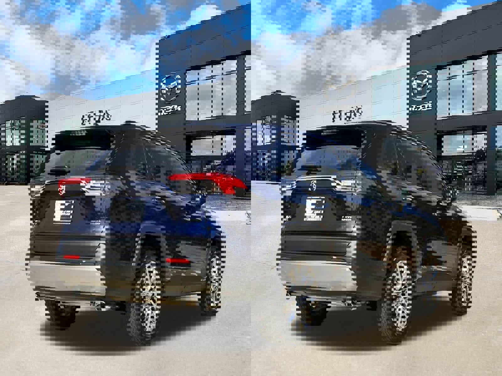 Used 2025 Toyota RAV4 Limited image 3