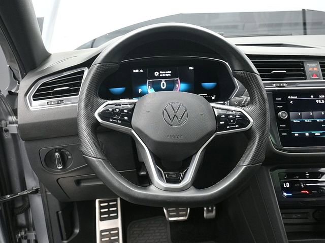 Used 2023 Volkswagen Tiguan SE R-Line AWD/4WD image 23