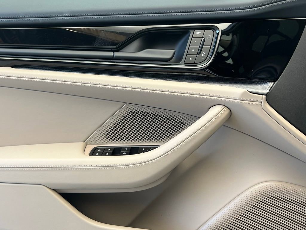 Used 2026 Porsche Panamera RWD image 19