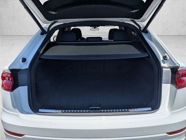 Used 2019 Audi Q8 Premium Plus w/ Premium Plus AWD/4WD image 6