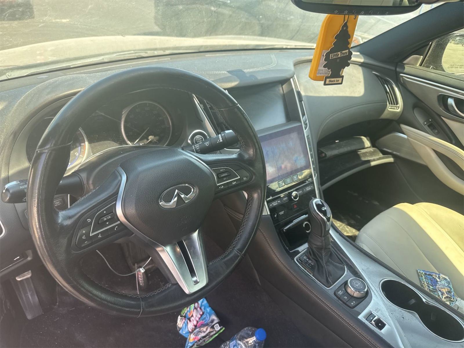 Used 2017 INFINITI Q60 3.0t w/ Premium Plus Package 3.0T RWD image 3