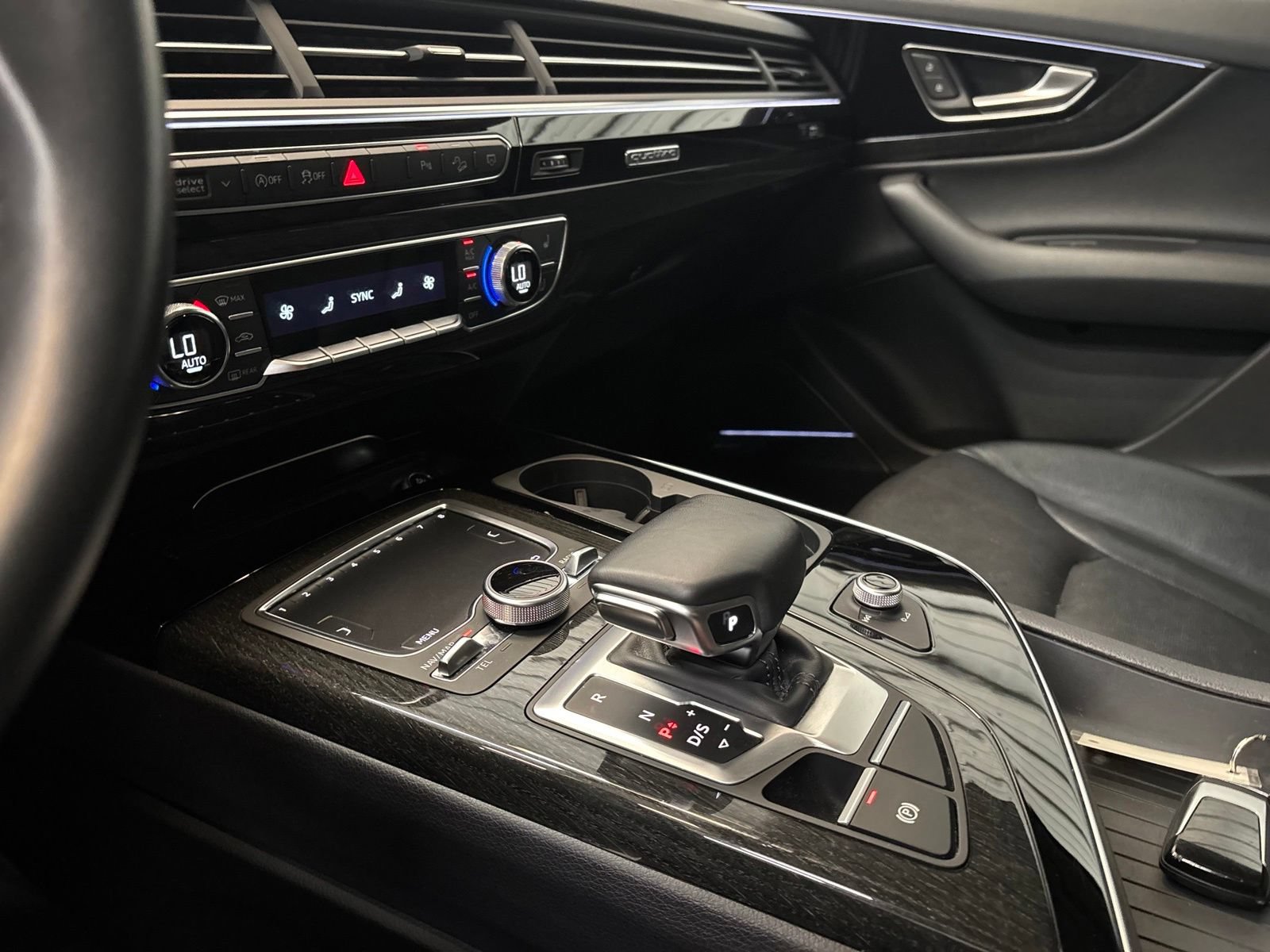 Used 2019 Audi Q7 3.0T Premium Plus w/ Premium Plus Package AWD/4WD image 22