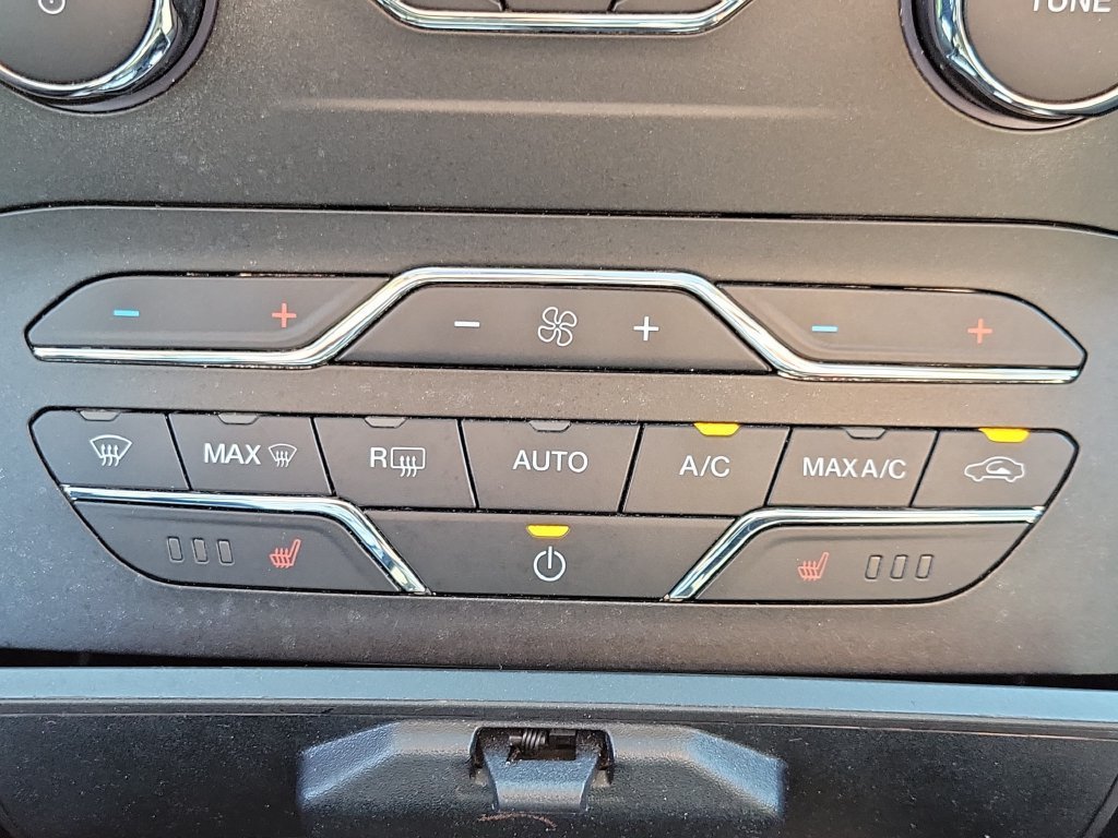 Used 2019 Ford Edge SEL AWD/4WD image 30