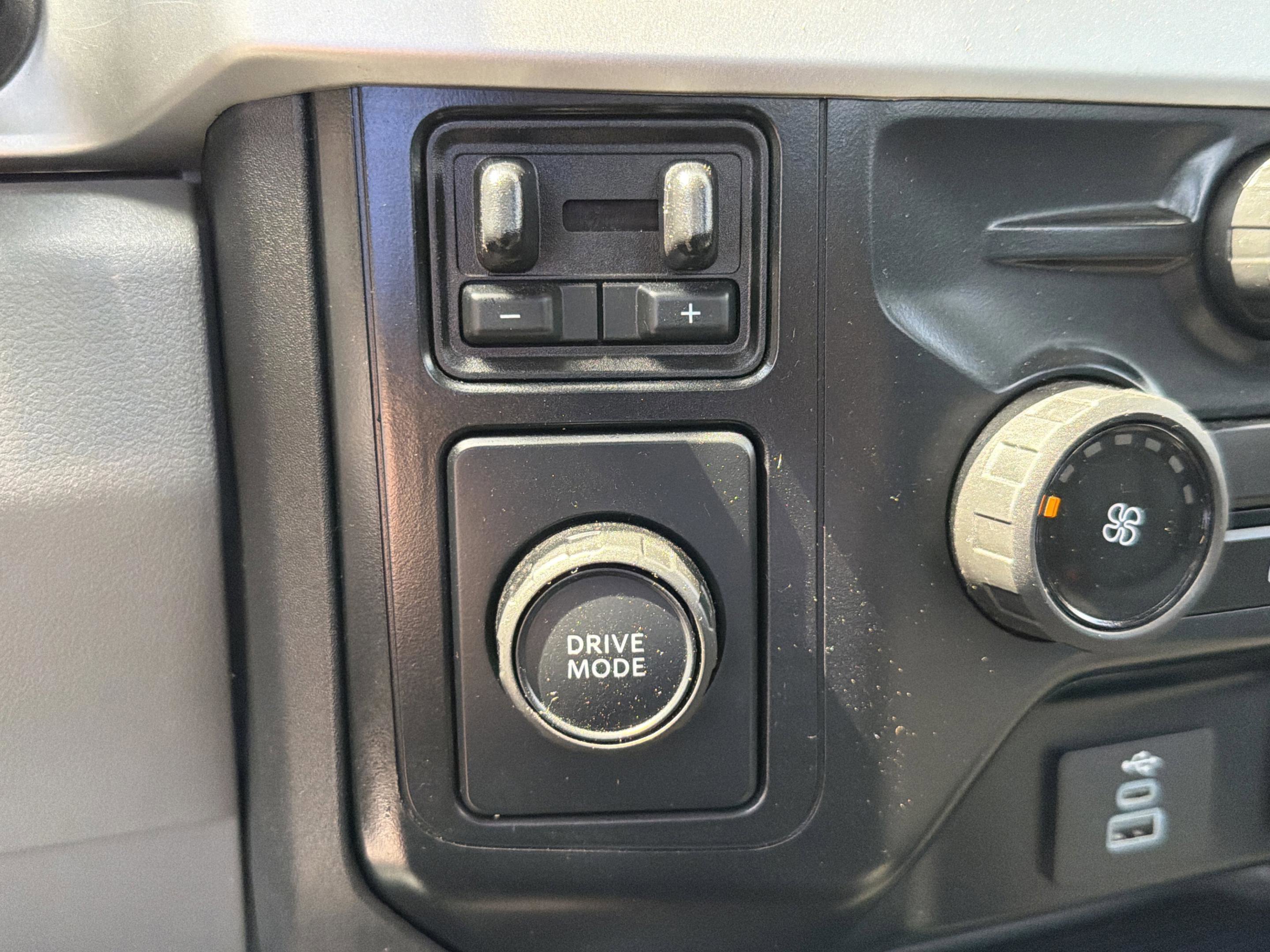 Used 2024 Ford F350 XL w/ 360-Degree Camera Package image 19