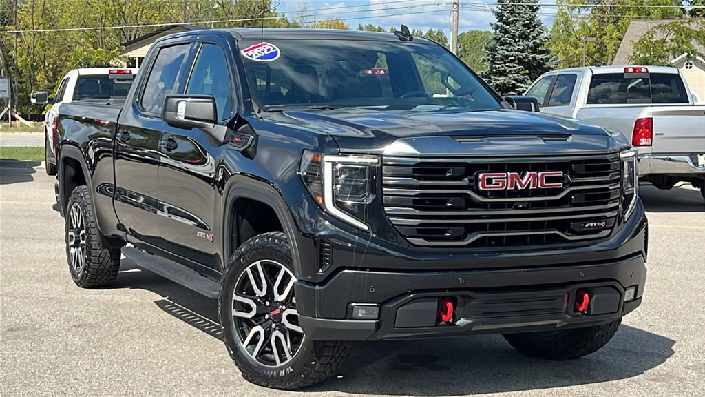 Used 2022 GMC Sierra 1500 AT4 w/ AT4 Premium Package image 2