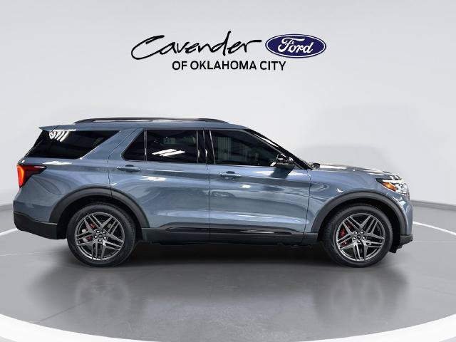 Certified 2025 Ford Explorer ST AWD/4WD image 9
