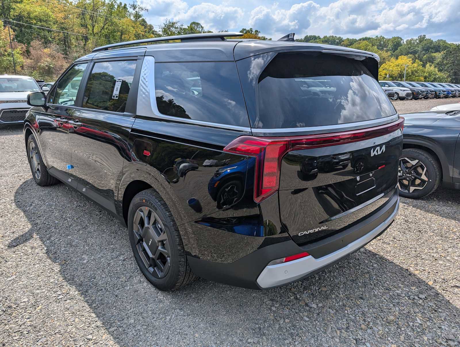 New 2026 Kia Carnival EX image 9