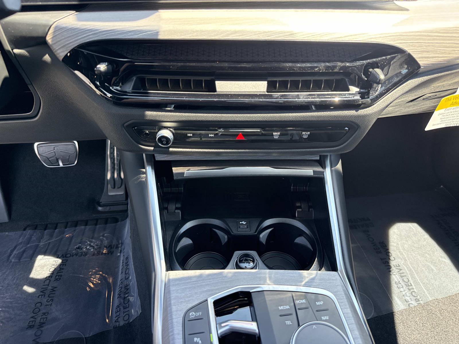 New 2026 BMW 330i Sedan w/ M Sport Package RWD image 25