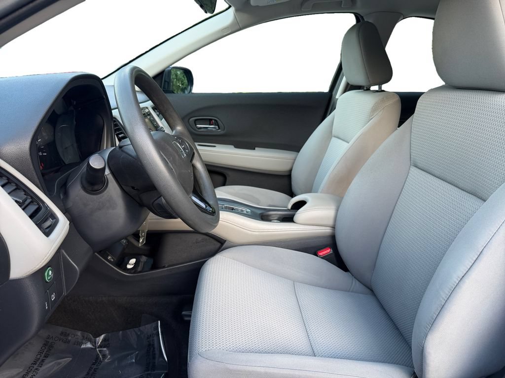 Used 2021 Honda HR-V LX image 9