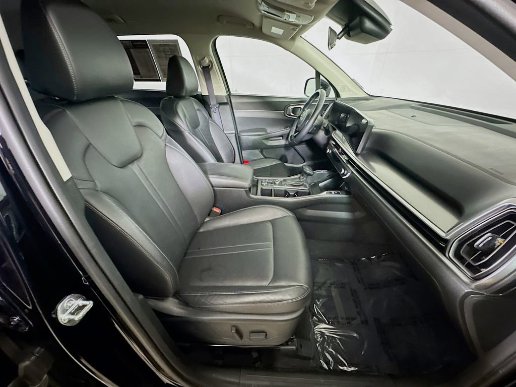 Used 2024 Kia Sorento EX image 12