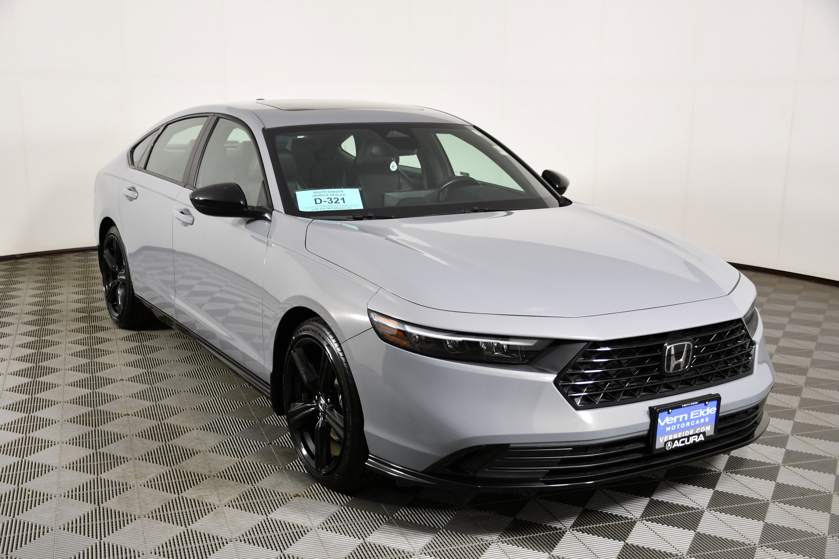 Used 2025 Honda Accord Sport image 3