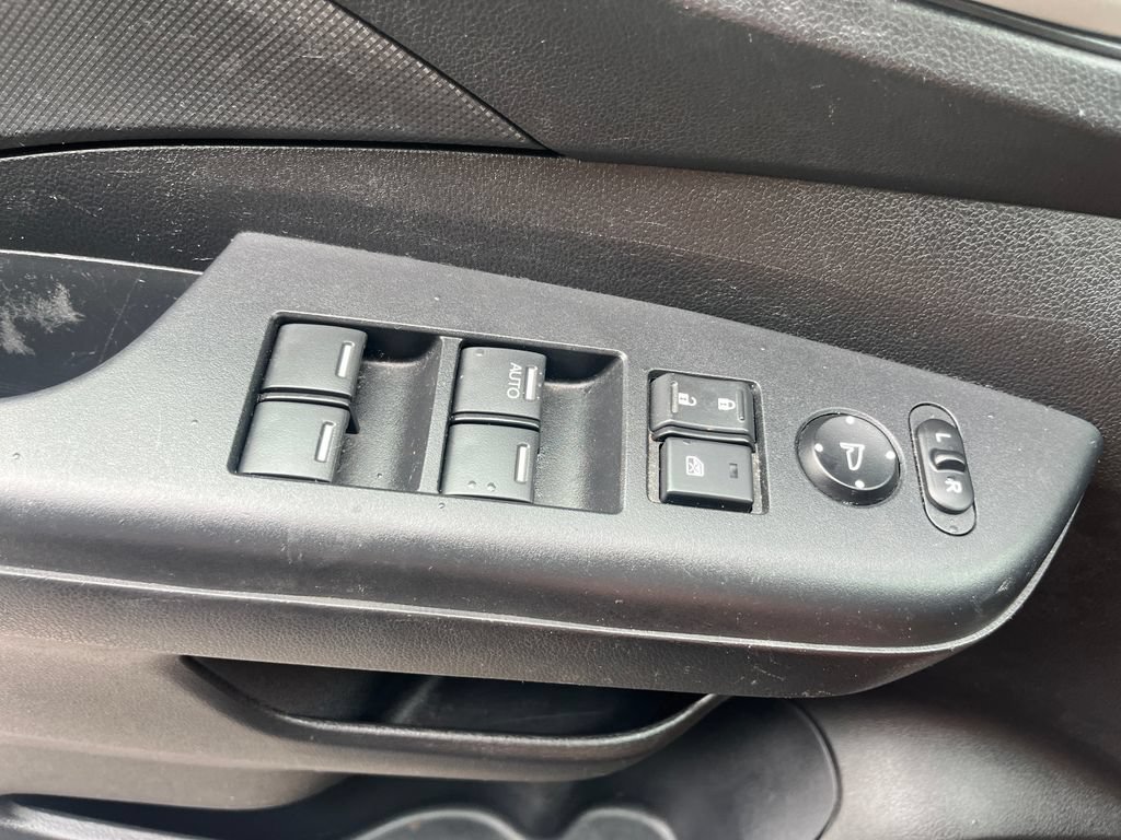 Used 2013 Honda CR-V LX image 11