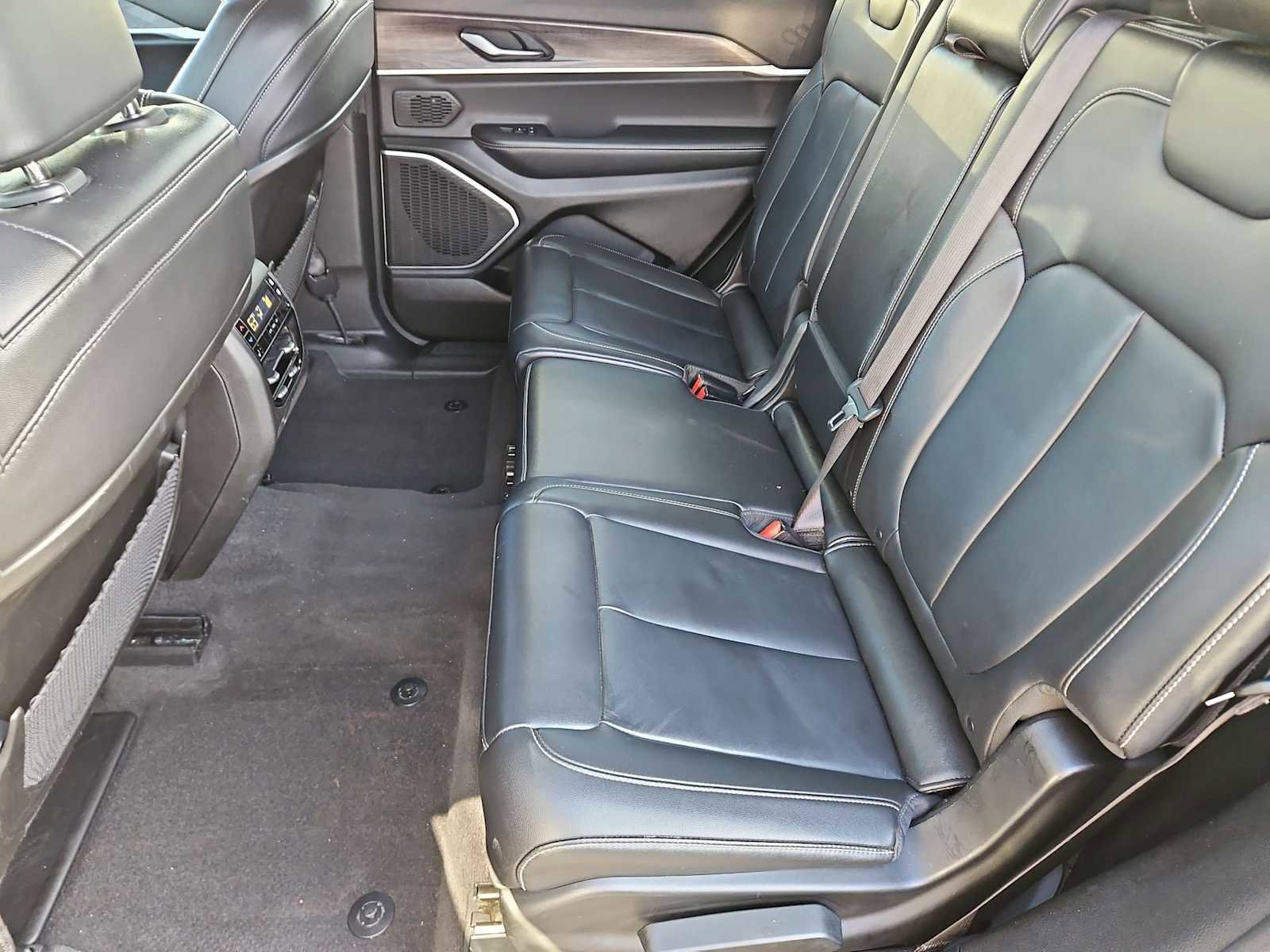 Used 2021 Jeep Grand Cherokee L Limited image 20